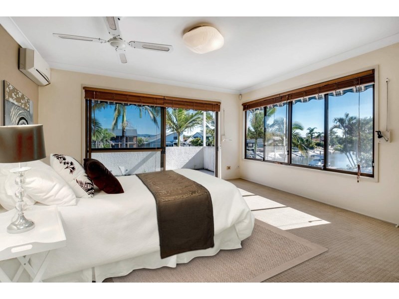 92 Oxley Drive, Paradise Point QLD 4216