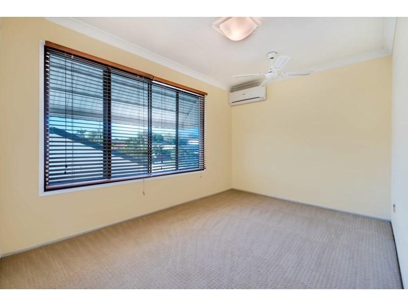 92 Oxley Drive, Paradise Point QLD 4216