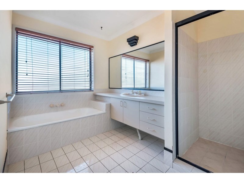 92 Oxley Drive, Paradise Point QLD 4216