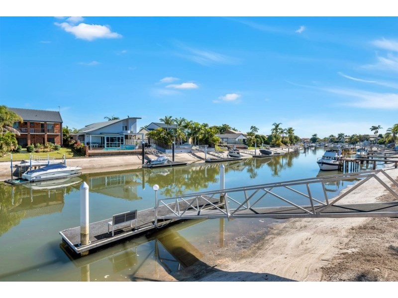 92 Oxley Drive, Paradise Point QLD 4216