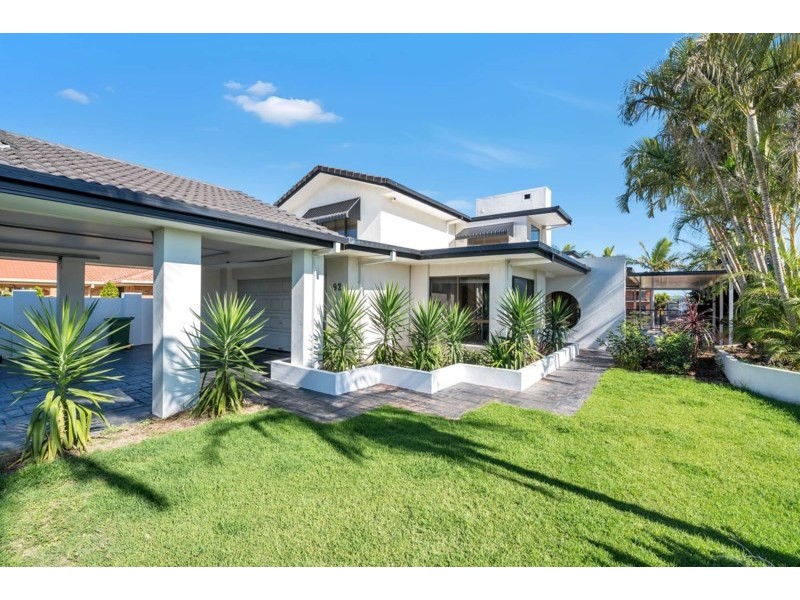 92 Oxley Drive, Paradise Point QLD 4216