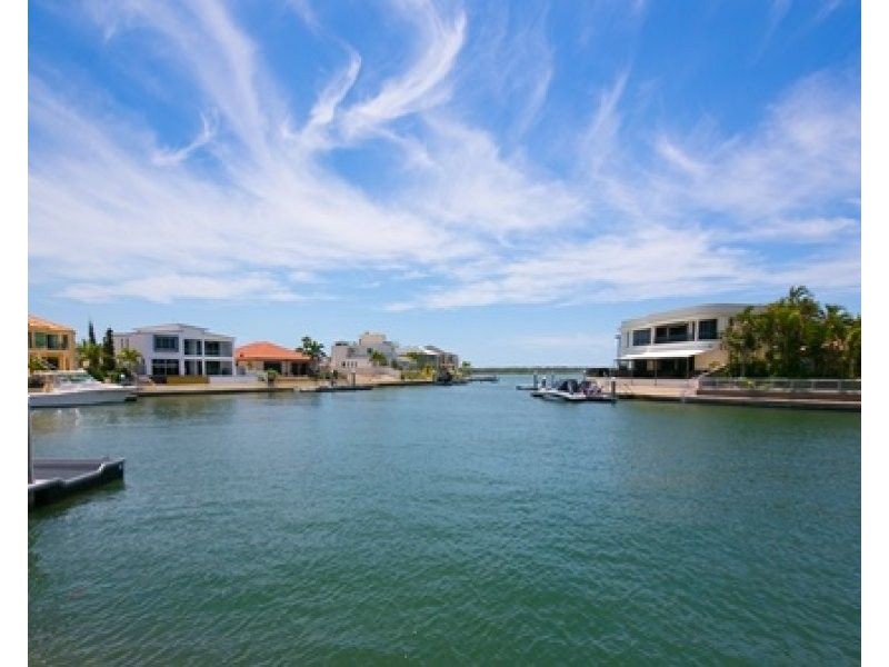 1 The Peninsula, Sovereign Islands QLD 4216