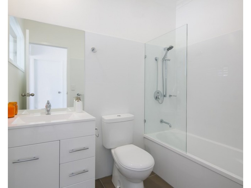 1/460 Pine Ridge Road, Coombabah QLD 4216