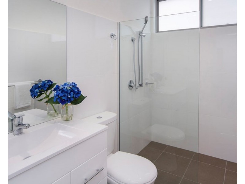 1/460 Pine Ridge Road, Coombabah QLD 4216
