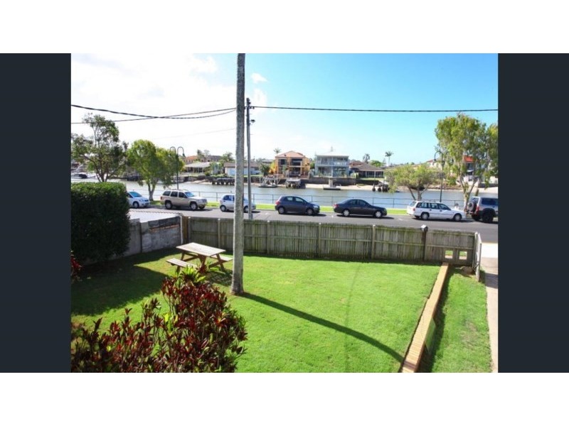 26 Burrows Street, Biggera Waters QLD 4216