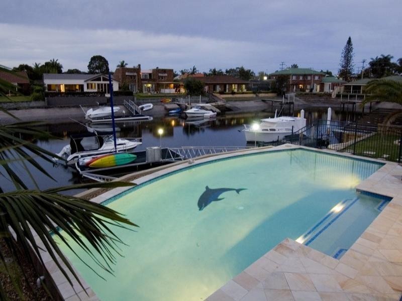 9 Kikori Crescent, Runaway Bay QLD 4216