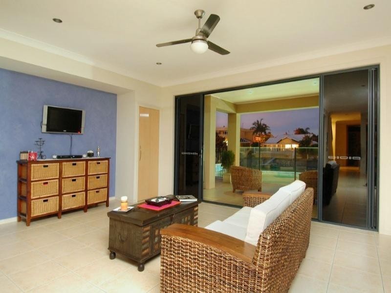 9 Kikori Crescent, Runaway Bay QLD 4216