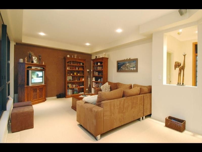 9 Kikori Crescent, Runaway Bay QLD 4216