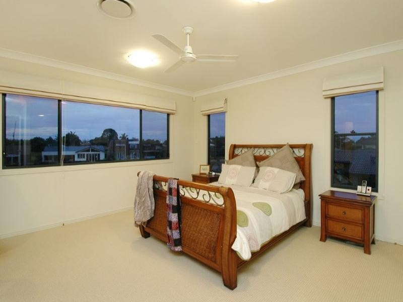 9 Kikori Crescent, Runaway Bay QLD 4216