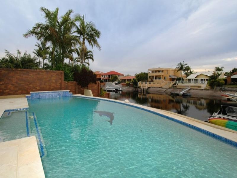 9 Kikori Crescent, Runaway Bay QLD 4216