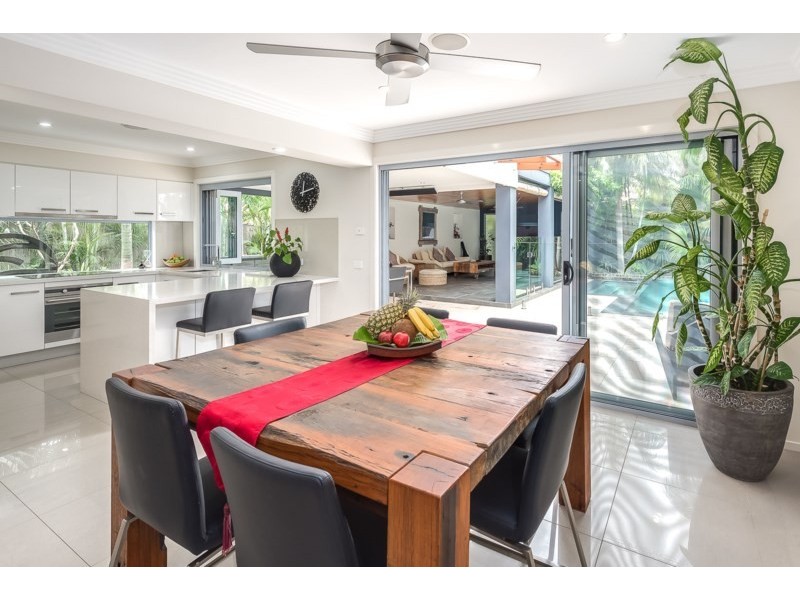 16 Teal Avenue, Paradise Point QLD 4216