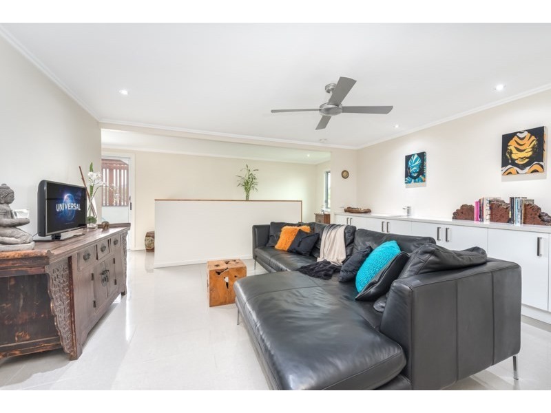 16 Teal Avenue, Paradise Point QLD 4216