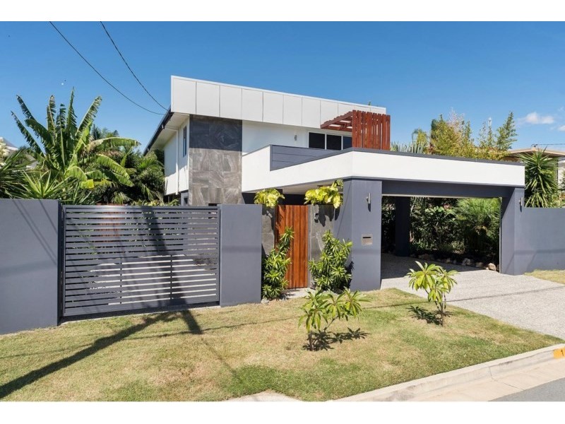 16 Teal Avenue, Paradise Point QLD 4216