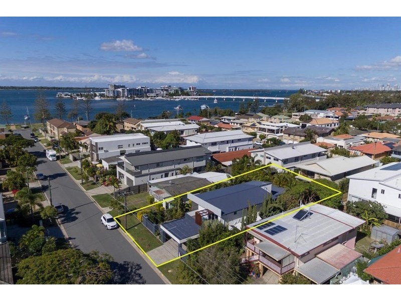 16 Teal Avenue, Paradise Point QLD 4216