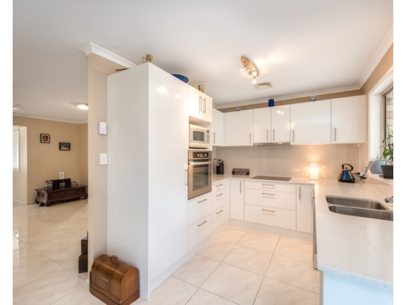 244 Mildura Drive, Helensvale QLD 4212
