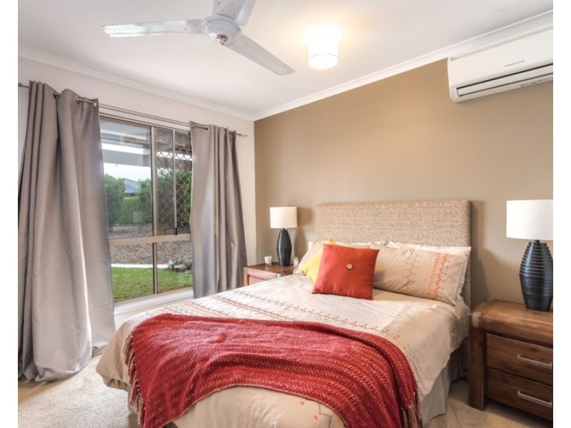 244 Mildura Drive, Helensvale QLD 4212