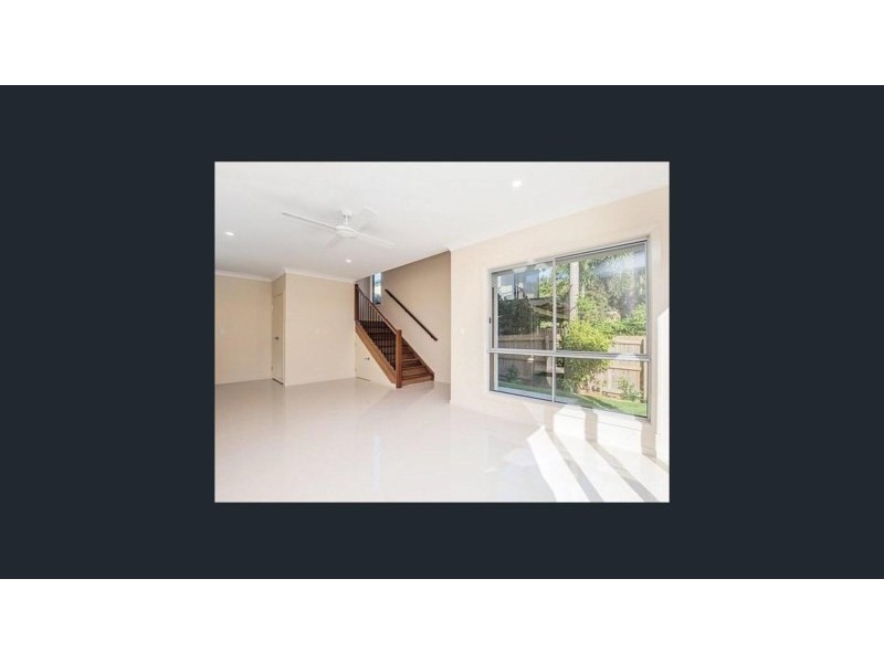 2/37 Parker Street, Labrador QLD 4215