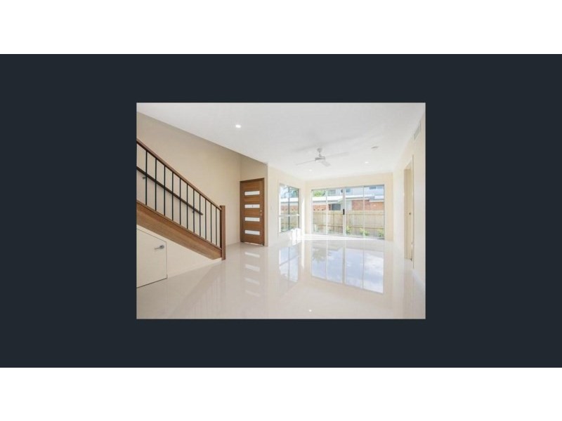 2/37 Parker Street, Labrador QLD 4215