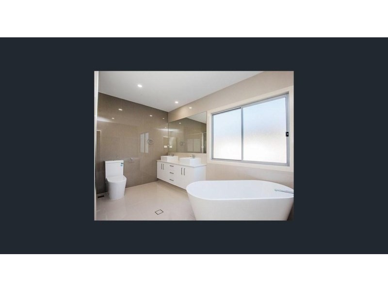 2/37 Parker Street, Labrador QLD 4215