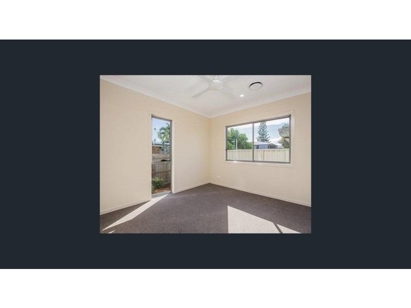 2/37 Parker Street, Labrador QLD 4215