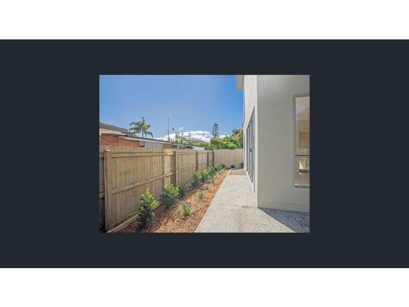 2/37 Parker Street, Labrador QLD 4215