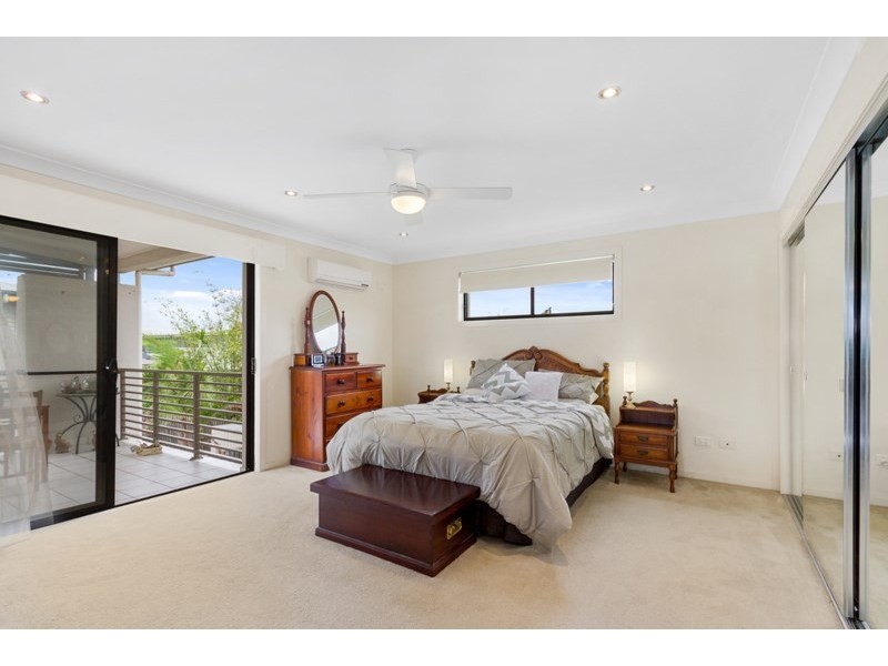 6 Cova Boulevard, Hope Island QLD 4212