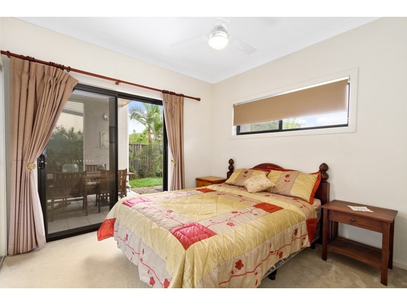 6 Cova Boulevard, Hope Island QLD 4212