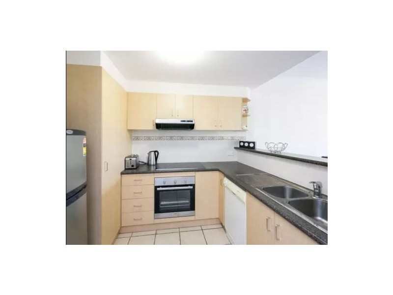 9/152 High Street, Southport QLD 4215