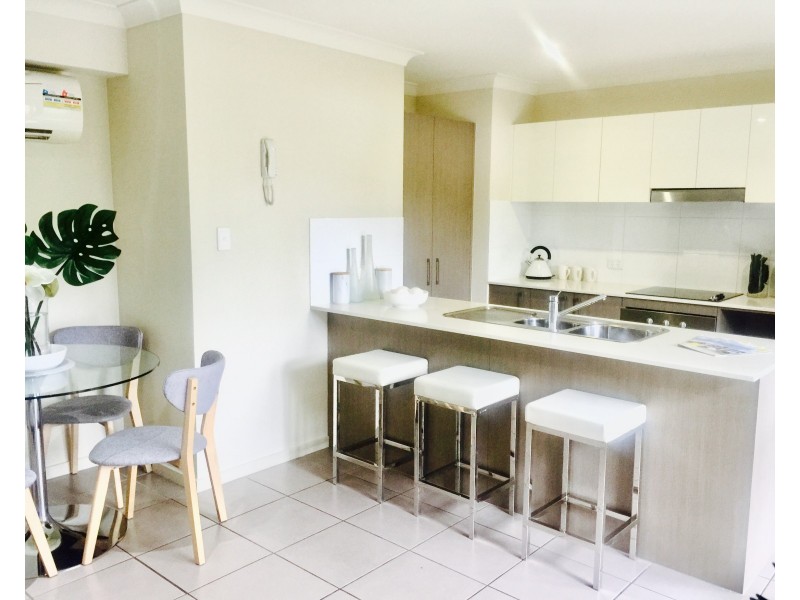 4/136-138 Central Street, Labrador QLD 4215