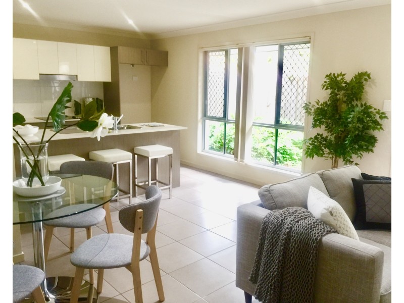 4/136-138 Central Street, Labrador QLD 4215