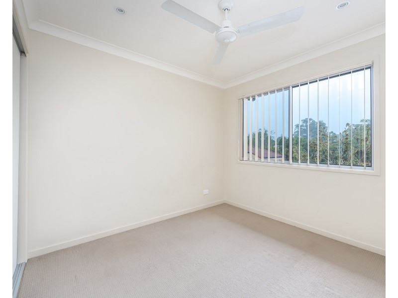 4/136-138 Central Street, Labrador QLD 4215