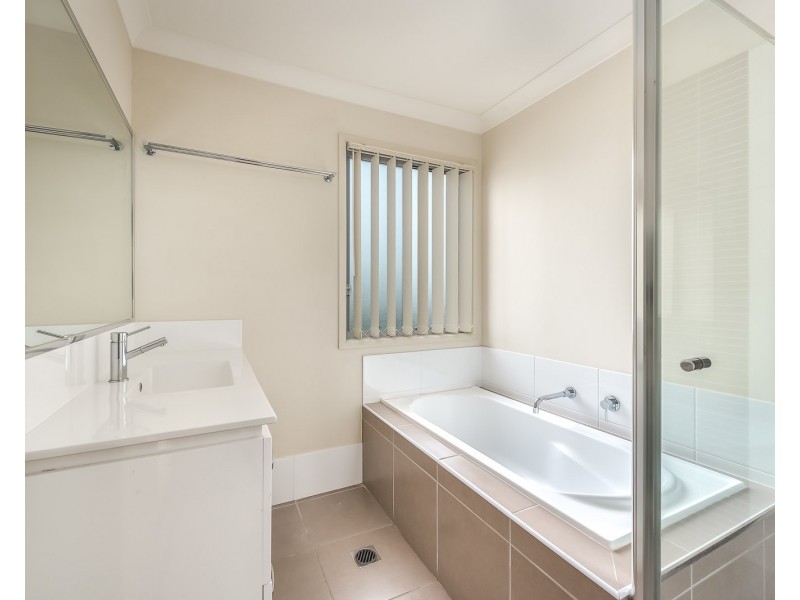 4/136-138 Central Street, Labrador QLD 4215