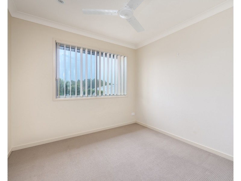 4/136-138 Central Street, Labrador QLD 4215