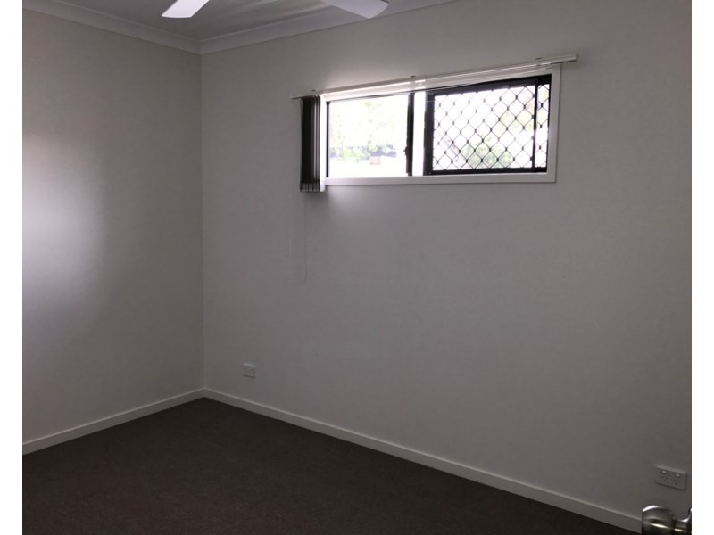 2/18 Enid Avenue, Southport QLD 4215