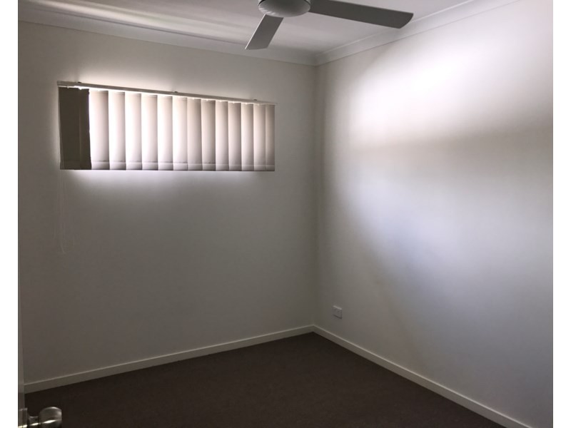 2/18 Enid Avenue, Southport QLD 4215