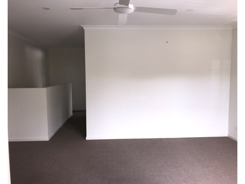 2/18 Enid Avenue, Southport QLD 4215