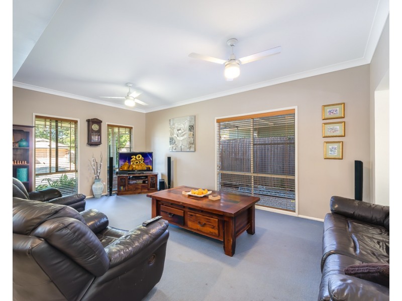 5 Tandanus Court, Oxenford QLD 4210
