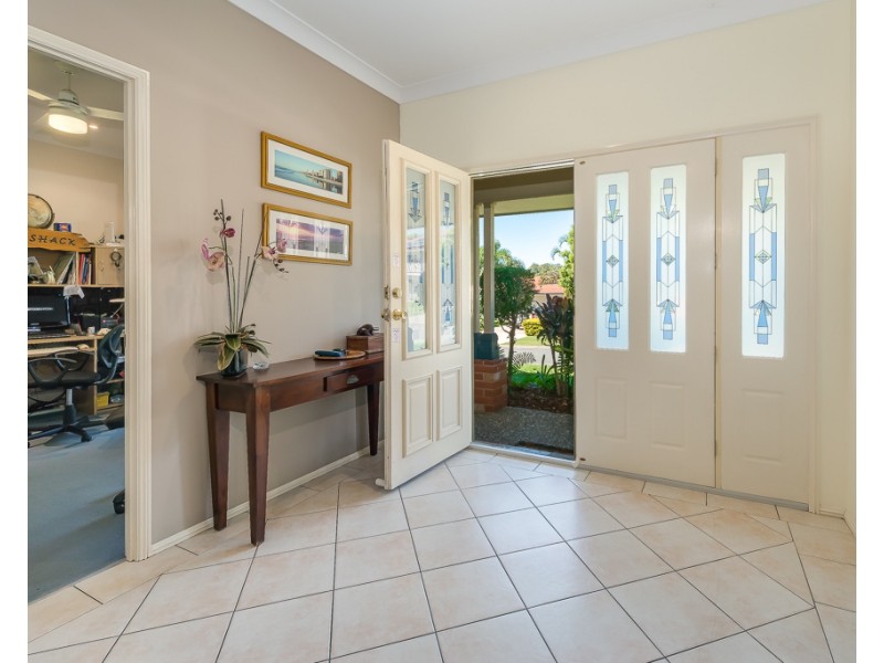 5 Tandanus Court, Oxenford QLD 4210