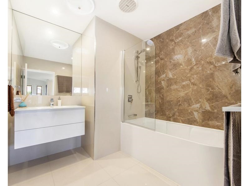 19 Clematis Avenue, Hollywell QLD 4216