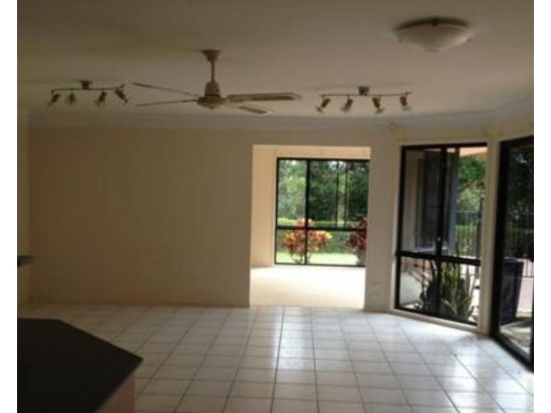 15 Champagne Boulevard, Helensvale QLD 4212