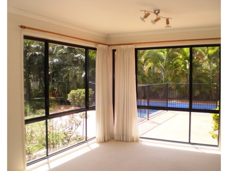 15 Champagne Boulevard, Helensvale QLD 4212