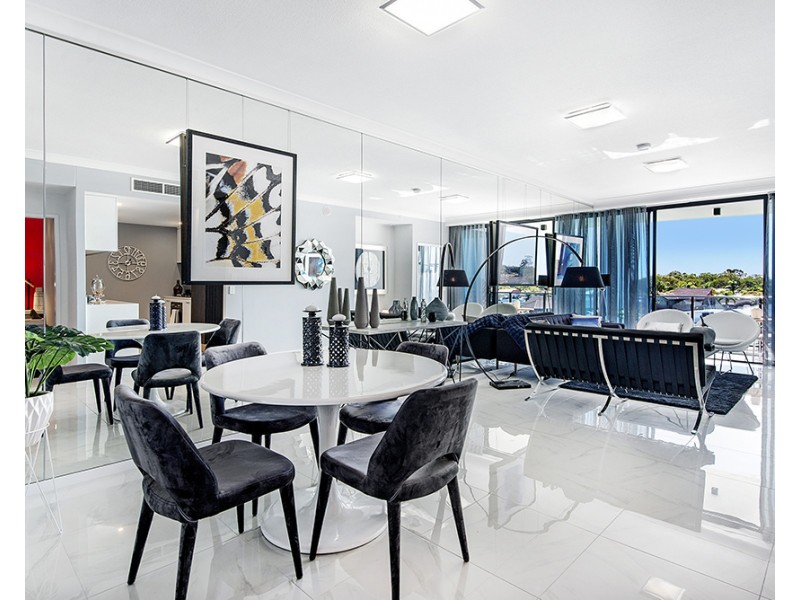 5 Harbourside Court, Biggera Waters QLD 4216