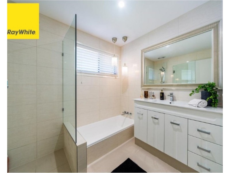 30 Allinga Street, Coombabah QLD 4216