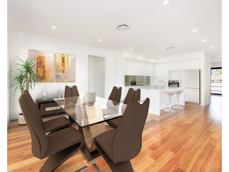 102 Stradbroke Street, Runaway Bay QLD 4216