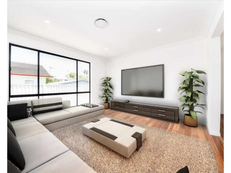 102 Stradbroke Street, Runaway Bay QLD 4216