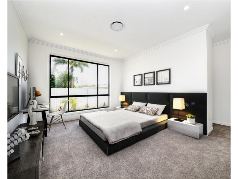 102 Stradbroke Street, Runaway Bay QLD 4216