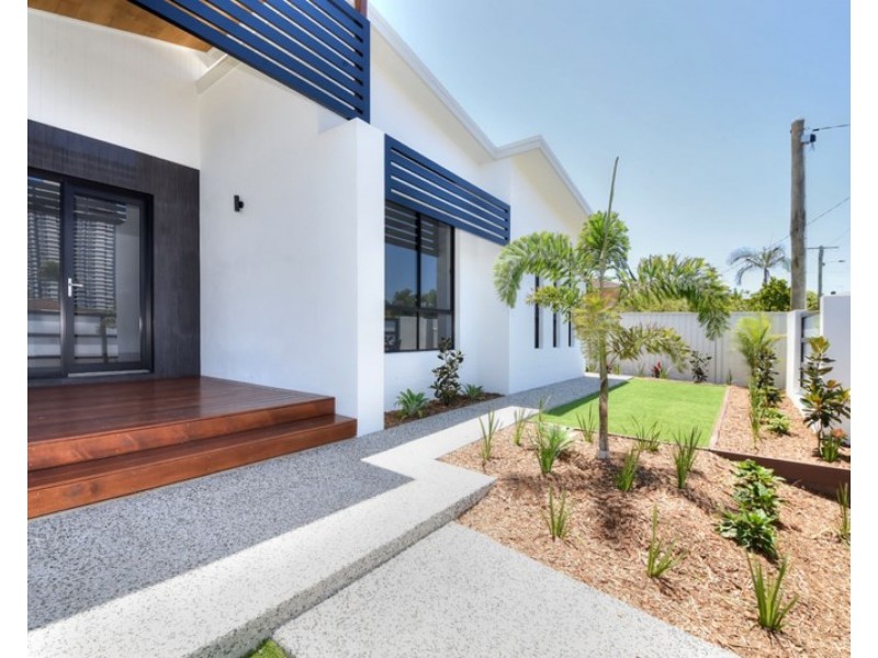 102 Stradbroke Street, Runaway Bay QLD 4216