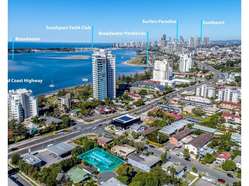 8 Sunshine Court, Labrador QLD 4215