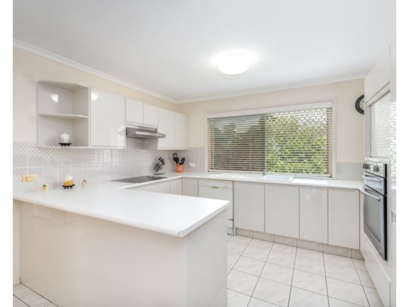 260 Mildura Drive, Helensvale QLD 4212