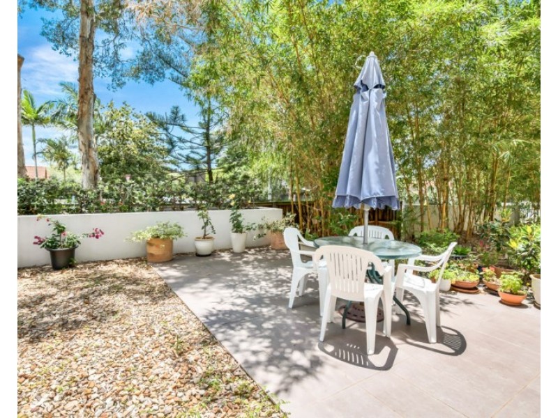 i3/20-28 Bayview Street, Runaway Bay QLD 4216